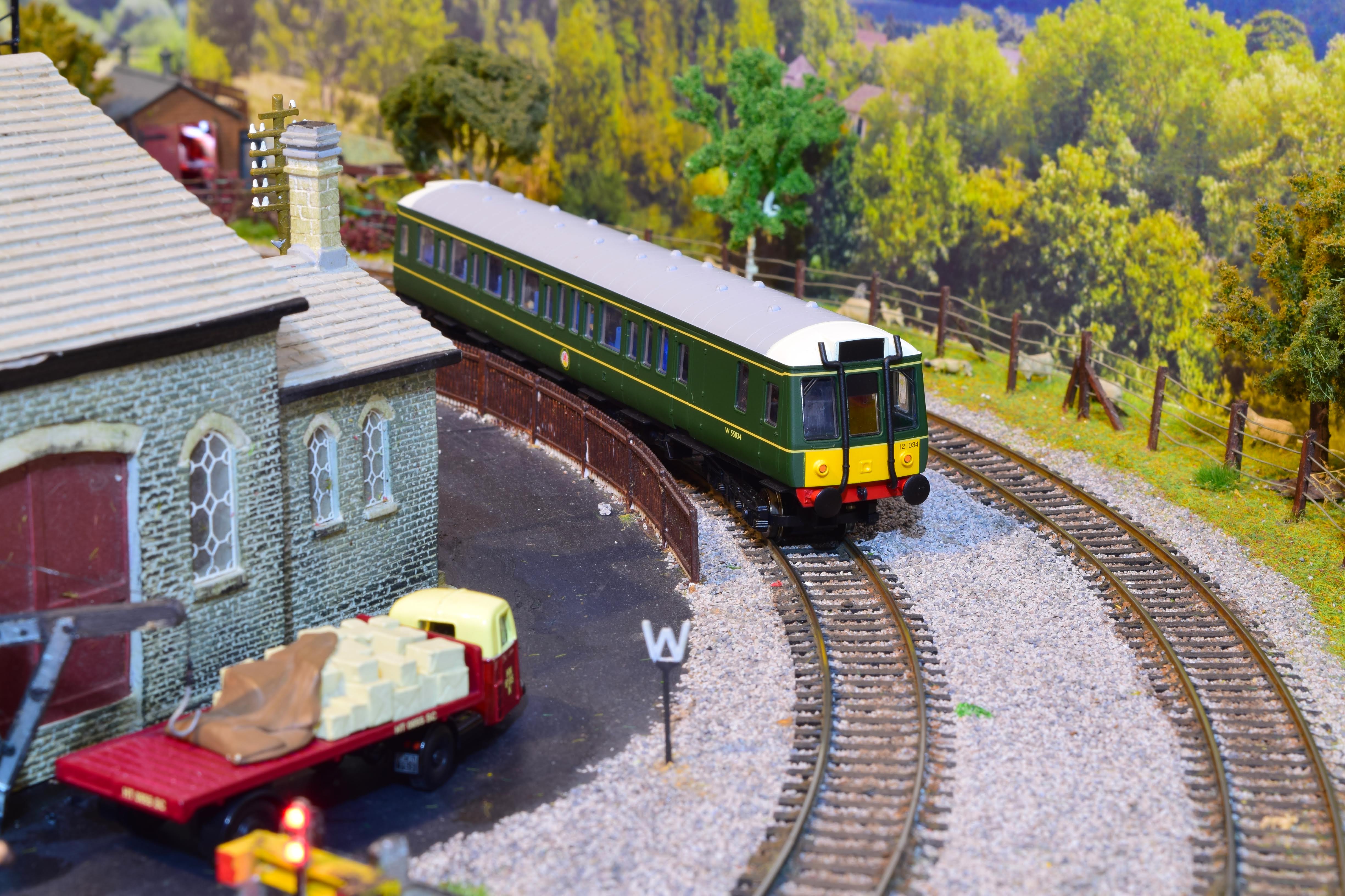 121 DMU